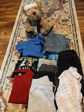 Boy's Bundle Of 11 Size 4-5 Tops, Shorts, Pants, With Free Puppy.